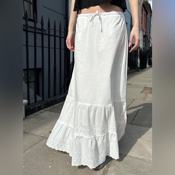 Brandy Melville eyelet white midi skirt - Picture 1 of 4
